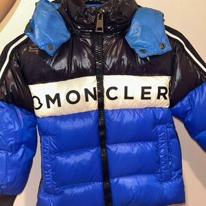Moncler Kids Two-Tone Blue and Black Puffer Jacket